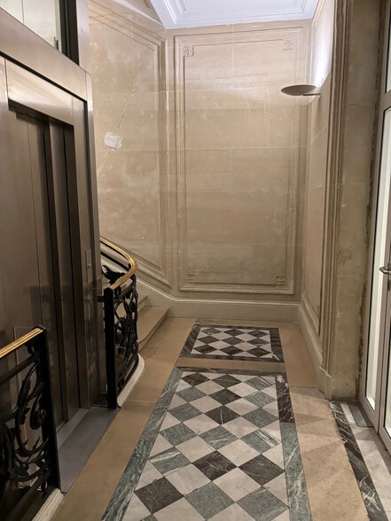 11 Rue Scribe, Paris à louer - Photo de l’immeuble – Image 2 sur 7