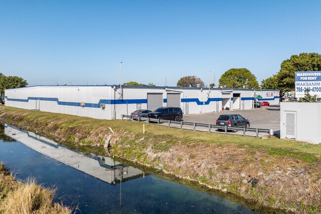 Plus de détails pour 10700-10736 SW 188th St, Miami, FL - Industriel/Logistique à louer