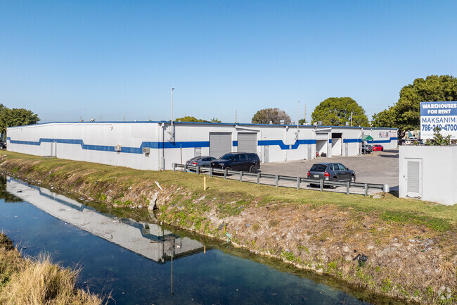 Plus de détails pour 10700-10736 SW 188th St, Miami, FL - Industriel/Logistique à louer