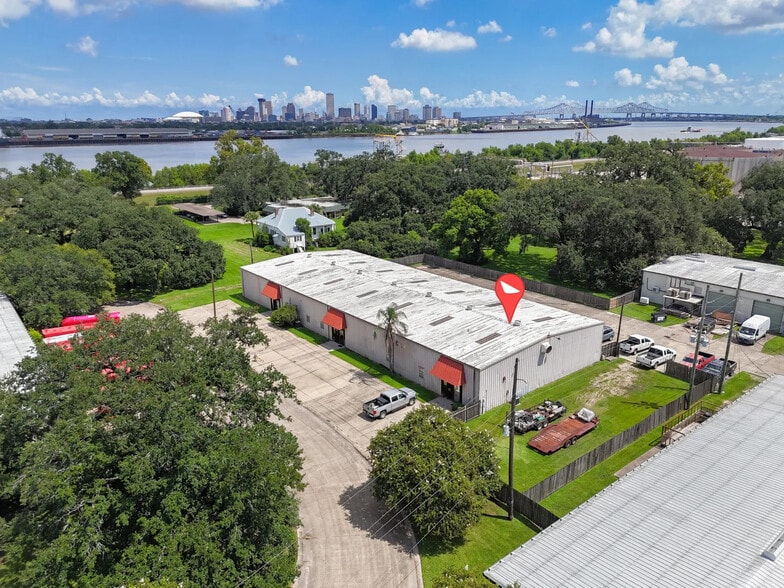 187 Grefer Ln, Harvey, LA à louer - Photo principale – Image 1 sur 9
