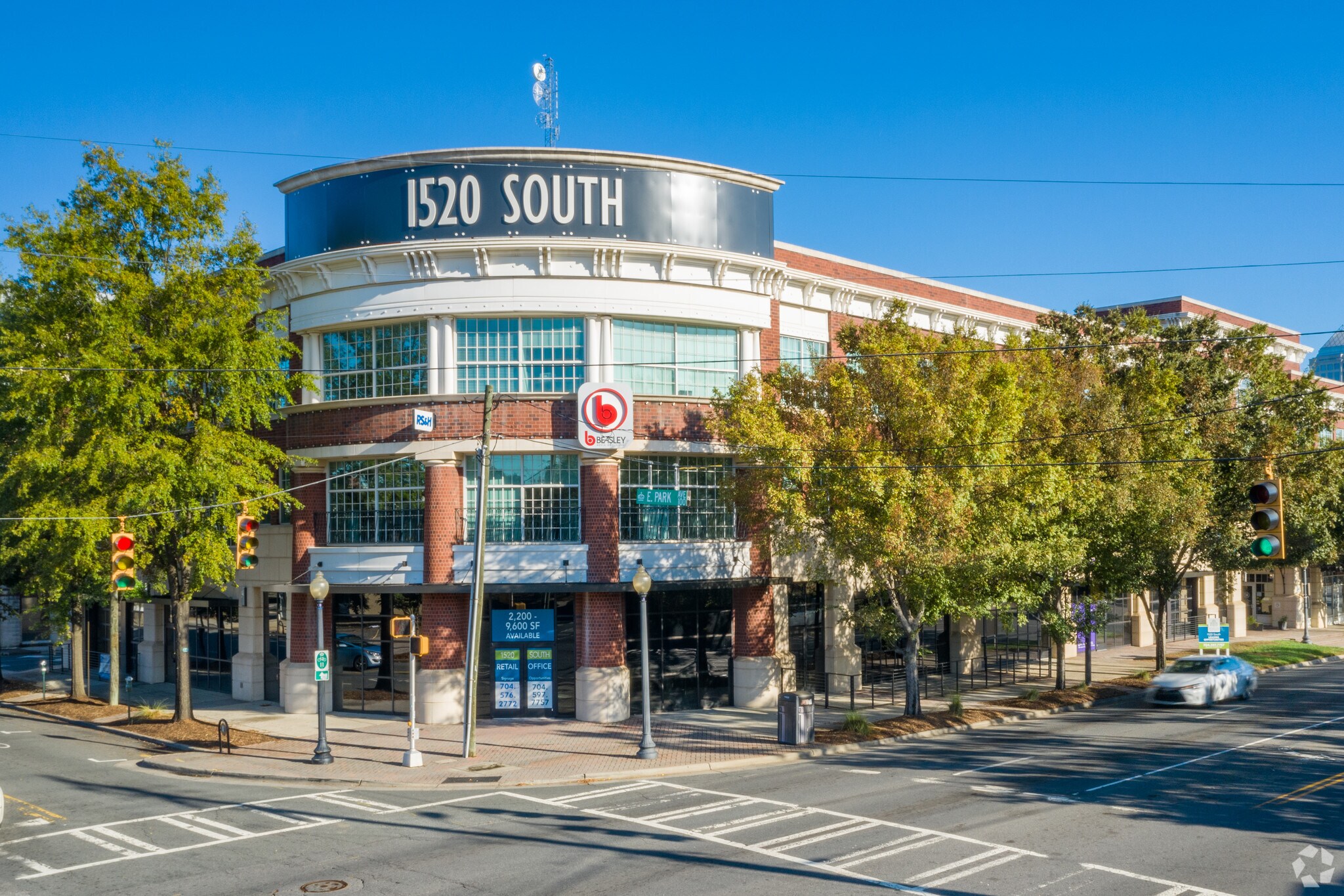 1520 South Blvd, Charlotte, NC à louer Photo de l’immeuble– Image 1 sur 13