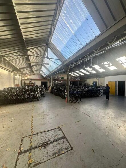 Industriel/Logistique dans Rennes à louer - Photo de l’immeuble – Image 3 sur 7