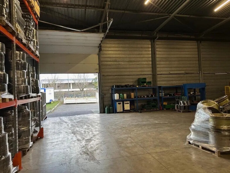 Local d’activités dans Louvres à louer - Photo intérieure – Image 2 sur 5