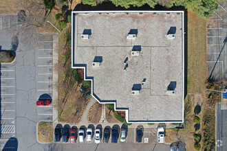 1315 Westbrook Plaza Dr, Winston-Salem, NC - VUE AÉRIENNE  vue de carte - Image1