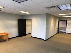 1101 N Kings Hwy, Cherry Hill, NJ à louer Photo intérieure– Image 2 sur 3