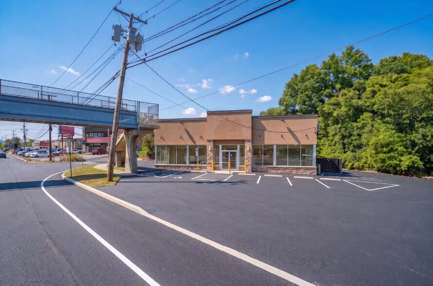 165 US Highway 46 W, Saddle Brook, NJ à louer - Photo de l’immeuble – Image 3 sur 11