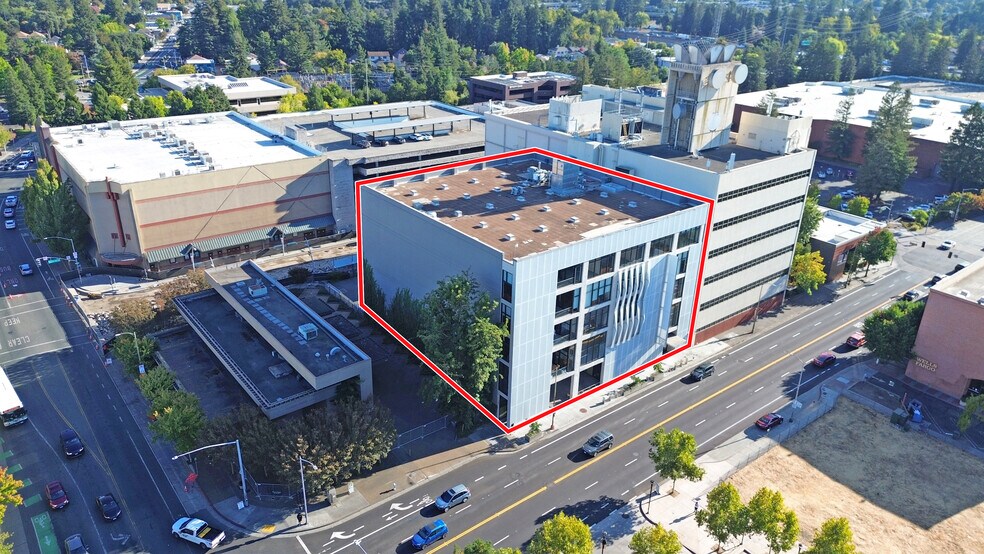 520 3rd St, Santa Rosa, CA à louer - Photo de l’immeuble – Image 3 sur 11