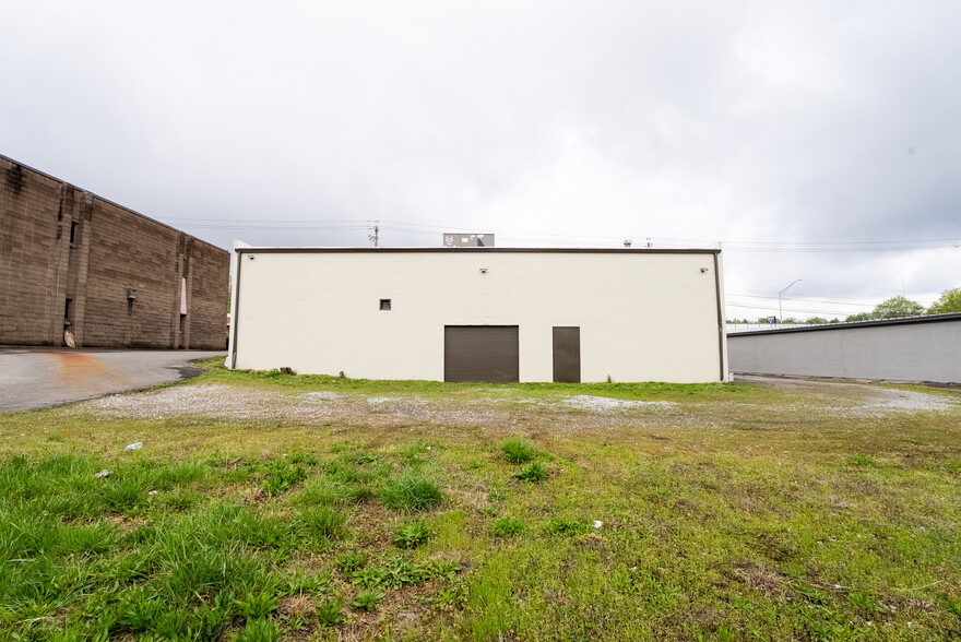 734 Hall of Fame Dr, Knoxville, TN à louer - Photo de l’immeuble – Image 3 sur 17