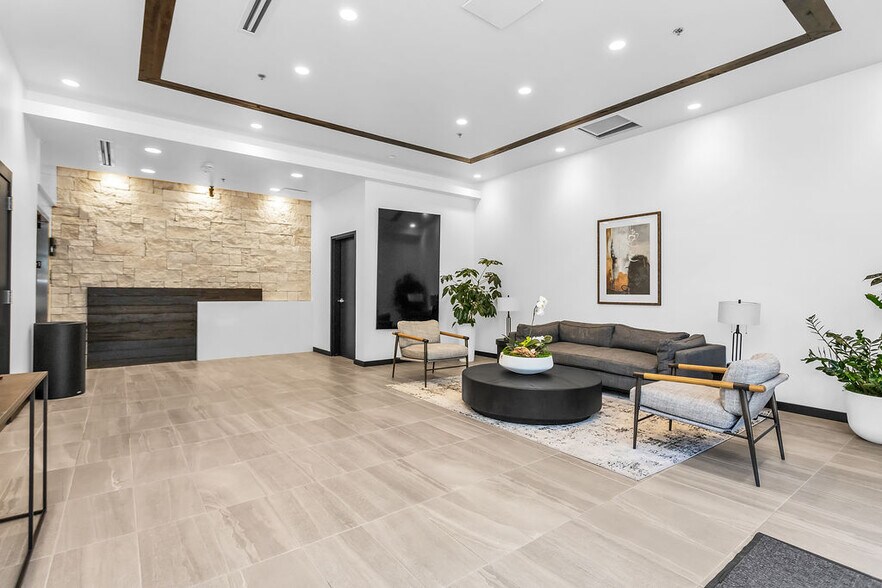 5060 Tennyson Pky, Plano, TX à vendre - Photo de l’immeuble – Image 3 sur 7