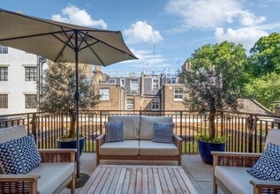 100-106 Kensington High St, Londres à louer Photo intérieure– Image 1 sur 6