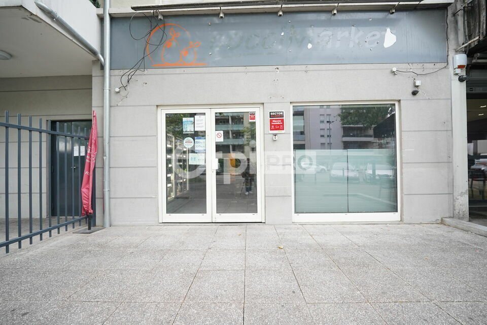 Local commercial dans Vénissieux à vendre Photo de l’immeuble– Image 1 sur 8