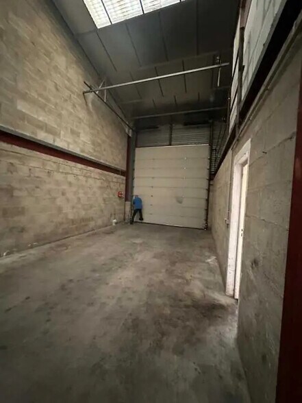 Local d'activités dans Persan à vendre - Photo de l’immeuble – Image 3 sur 4