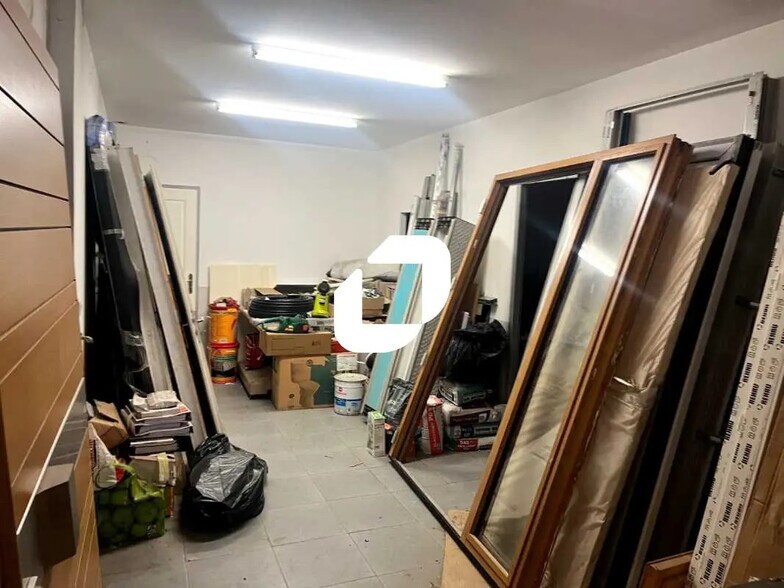 Local d’activités dans Nîmes à louer - Photo de l’immeuble – Image 2 sur 5