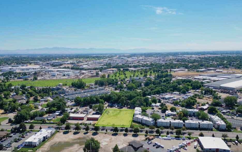 341 N Gateway St, Nampa, ID à vendre - Aérien – Image 1 sur 8