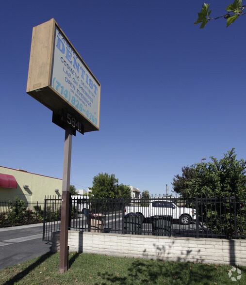 5641 Lincoln Ave, Cypress, CA à vendre - Photo de l’immeuble – Image 3 sur 4