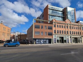 9676 Jasper Ave NW, Edmonton, AB à louer Photo de l’immeuble– Image 1 sur 1