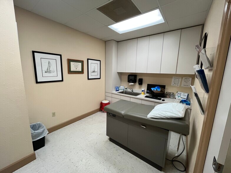 4224 N Tampania Ave, Tampa, FL à vendre - Photo intérieure – Image 2 sur 11