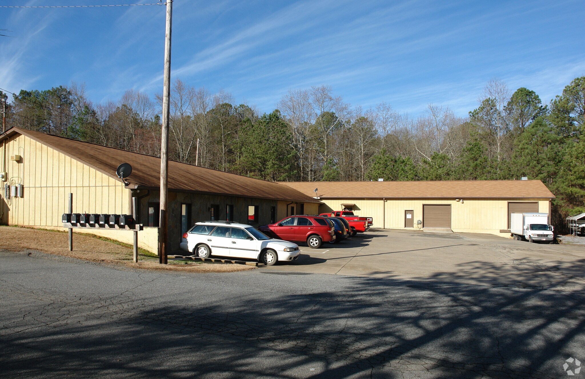 109 Elliott Industrial Dr, Woodstock, GA à louer Photo principale– Image 1 sur 4