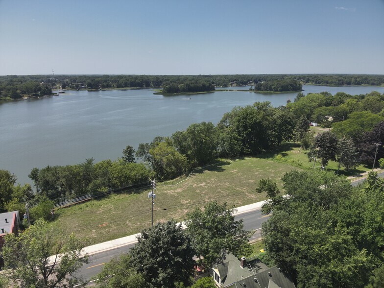 111 N Main St, Center City, MN à vendre - Aérien – Image 2 sur 9