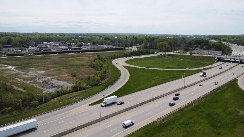 1 Riverside Commons Dr, Willoughby, OH à vendre - Photo de l’immeuble – Image 3 sur 3