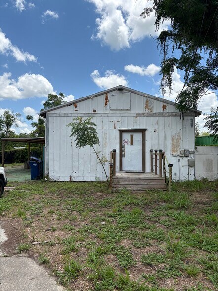 8817 N 15th St, Tampa, FL à louer - Photo de l’immeuble – Image 3 sur 18