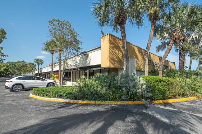Plus de détails pour 6043 Kimberly Blvd, Fort Lauderdale, FL - Bureau, Local commercial à louer