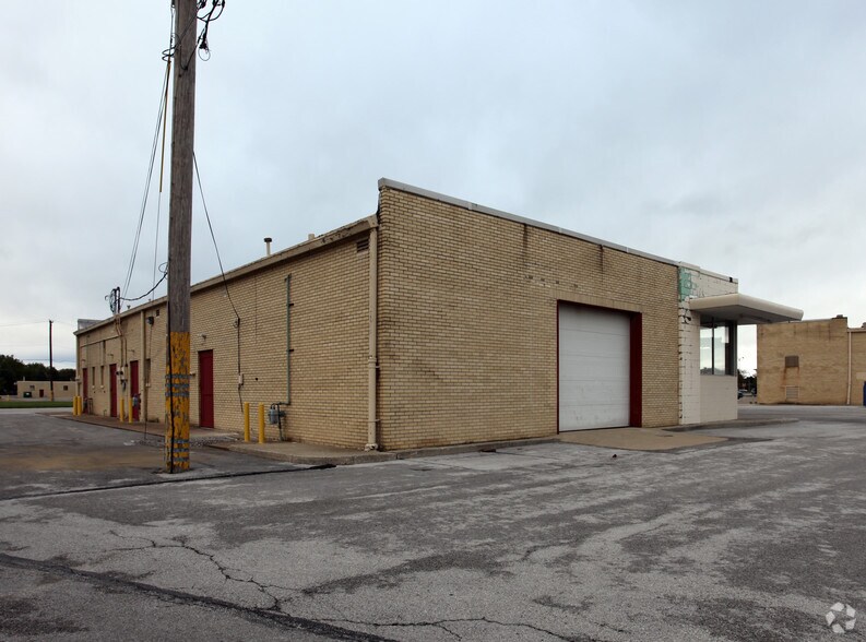 2642 Woodville Rd, Northwood, OH à louer - Photo de l’immeuble – Image 2 sur 3
