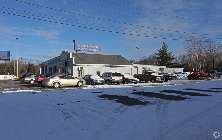 36 Tunxis Ave, Bloomfield, CT à louer - Photo de l’immeuble – Image 2 sur 6