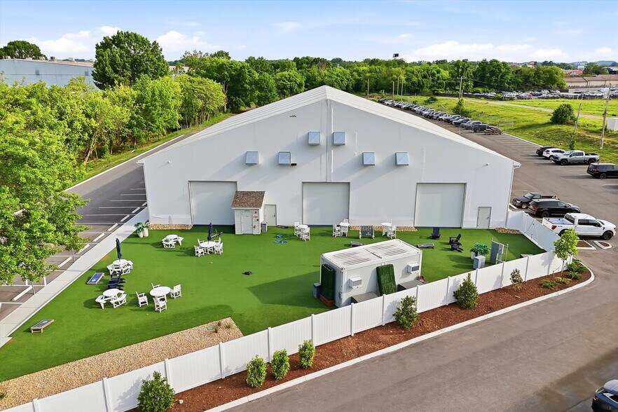 10001 Kingston Pike, Knoxville, TN à louer - Photo de l’immeuble – Image 2 sur 26