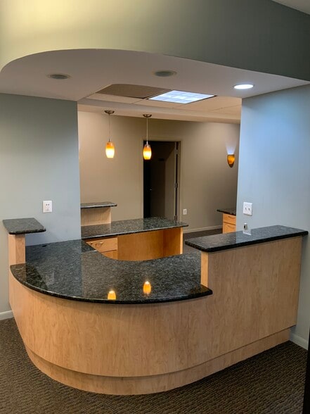 1640 Axtell Dr, Troy, MI à louer - Photo intérieure – Image 2 sur 11