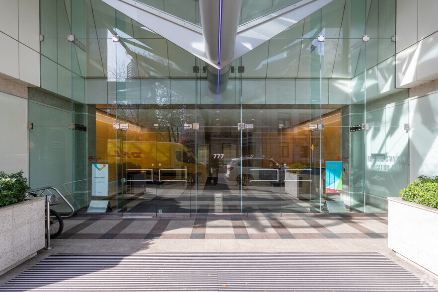 777 Hornby St, Vancouver, BC à louer - Photo de l’immeuble – Image 3 sur 10