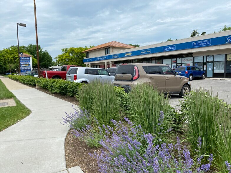 6821-6849 N Lincoln Ave, Lincolnwood, IL à louer - Photo de l’immeuble – Image 2 sur 6