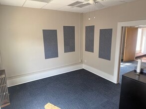 104 W 4th St, Royal Oak, MI à louer Photo intérieure– Image 2 sur 4