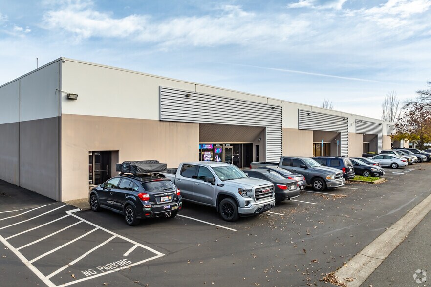 9767 Business Park Dr, Sacramento, CA à vendre - Photo de l’immeuble – Image 3 sur 6