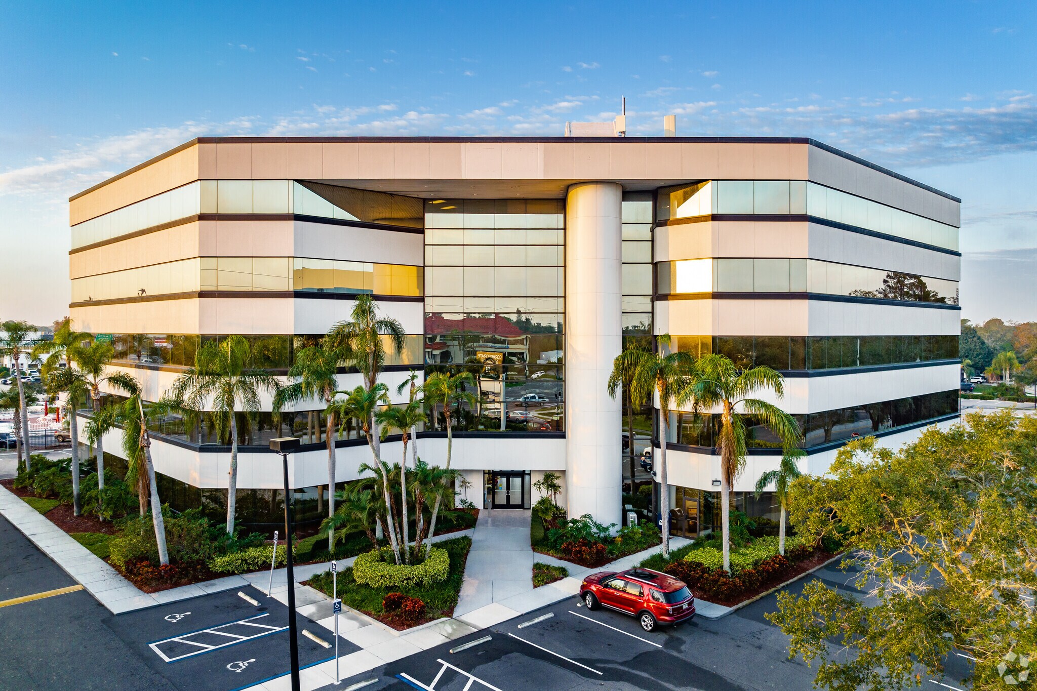 28050 US Hwy 19 N, Clearwater, FL à louer Photo principale– Image 1 sur 19