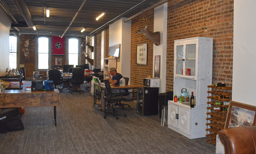 112 W 7th St, Columbia, TN à louer - Photo de l’immeuble – Image 3 sur 6