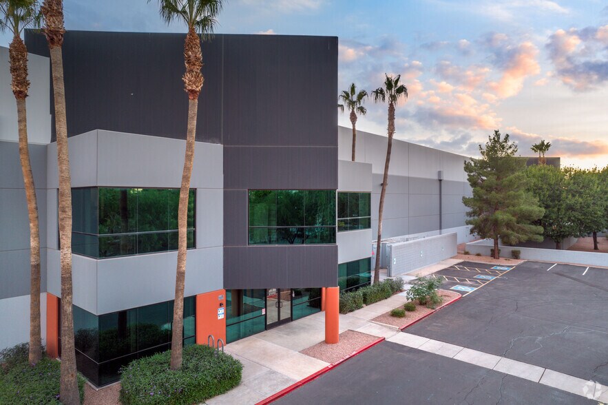 2075 W Obispo Ave, Gilbert, AZ à louer - Photo principale – Image 1 sur 10