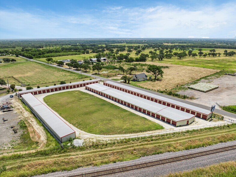 193 E Hilltop Rd, Elm Mott, TX à vendre - Photo de l’immeuble – Image 3 sur 9