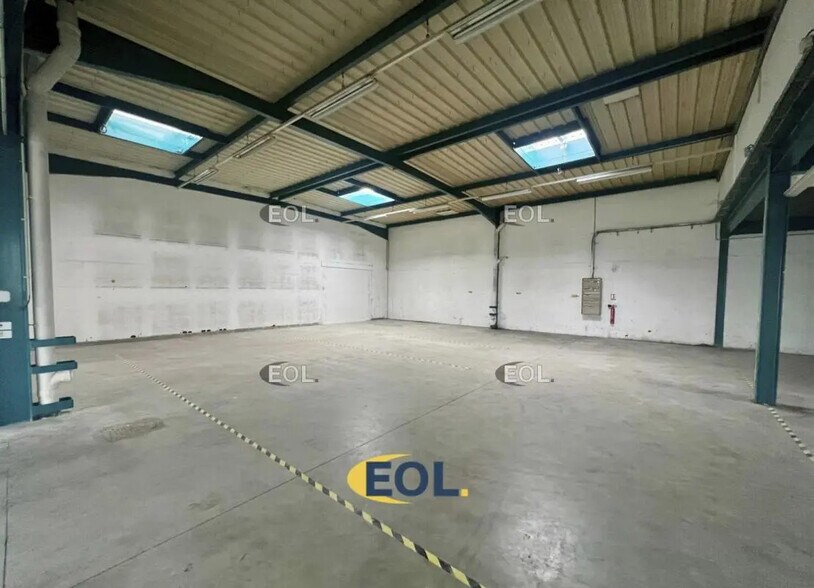 11-13 Rue Henri Farman, Tremblay-en-France à louer - Photo de l’immeuble – Image 1 sur 7