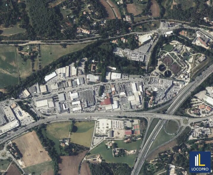 Local commercial dans Aix-en-Provence à louer - Photo de l’immeuble – Image 2 sur 5