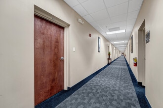 2572 W State Road 426, Oviedo, FL à louer Photo intérieure– Image 1 sur 17