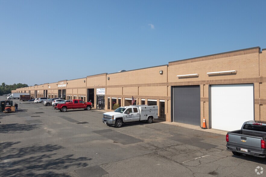 4100 Westfax Dr, Chantilly, VA à louer - Photo de l’immeuble – Image 2 sur 5