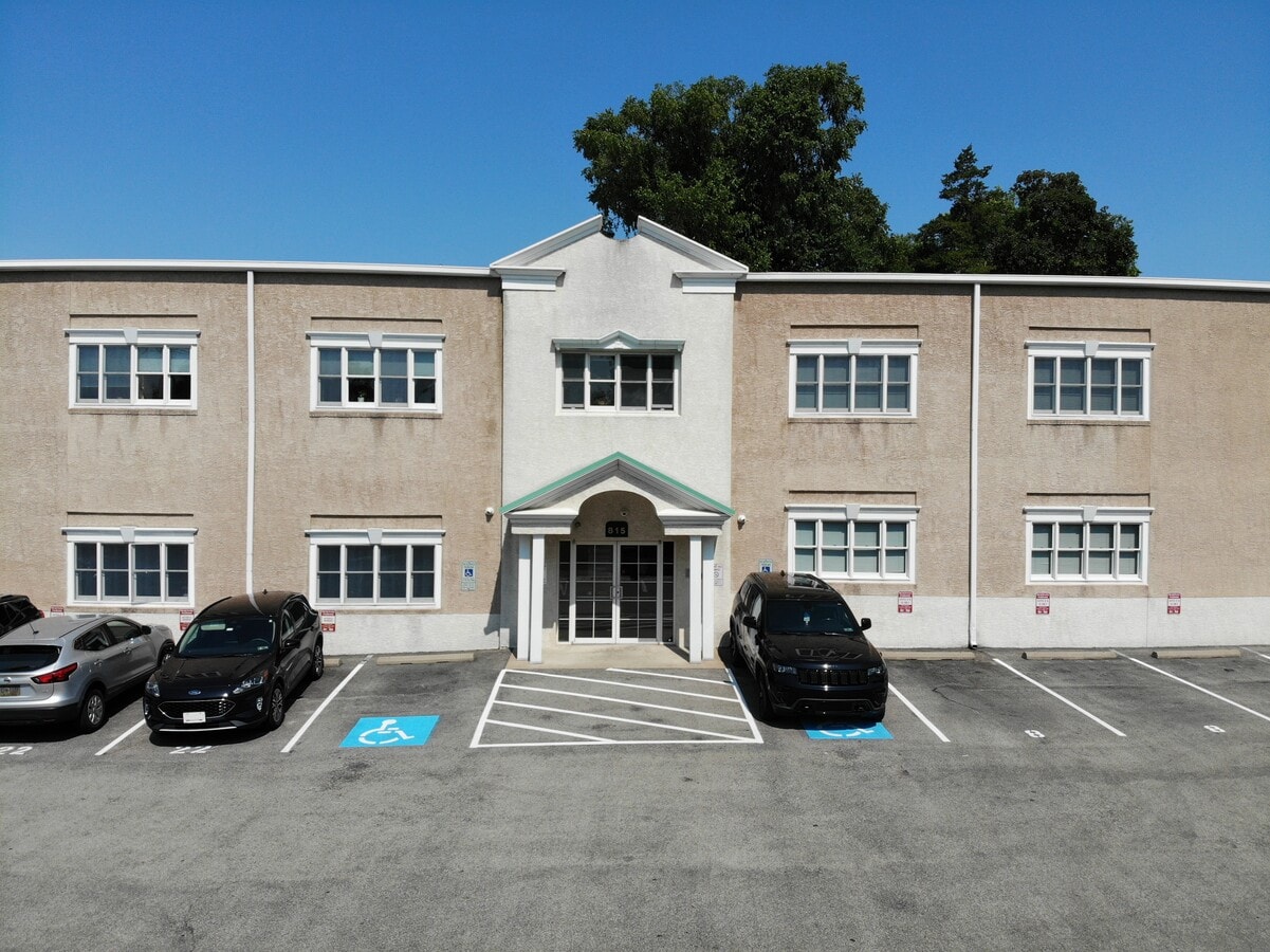 815 Greenwood Ave, Jenkintown, PA 19046 - Lot A3 & A4 - - Photo intérieure - Image 1 of 49