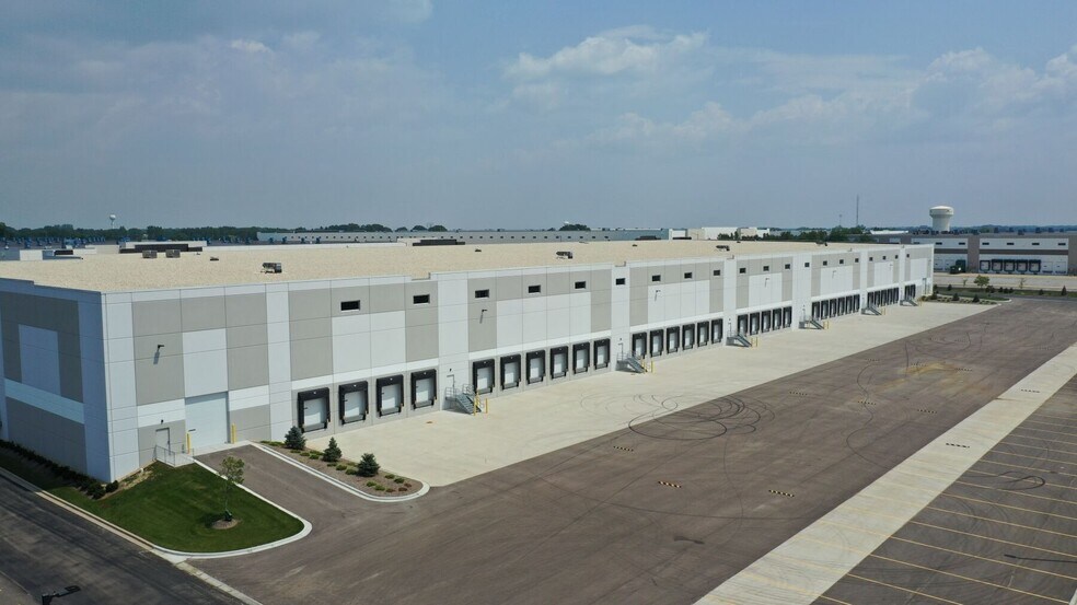 701 Bilter Rd, Aurora, IL à louer - Photo de l’immeuble – Image 2 sur 5