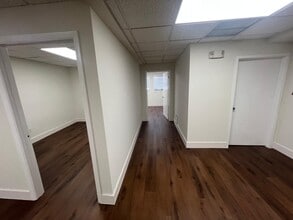 145 Madeira Ave, Coral Gables, FL à louer Photo intérieure– Image 2 sur 8
