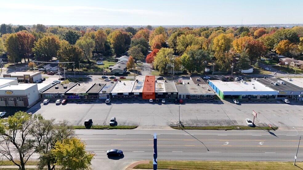 1332 W Sunshine St, Springfield, MO à vendre - Photo de l’immeuble – Image 2 sur 8