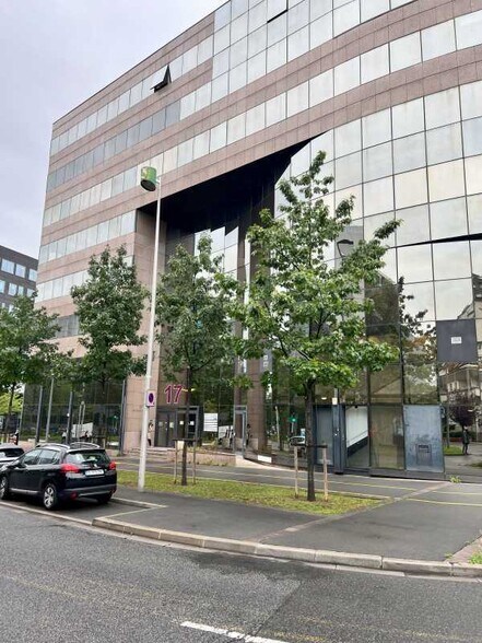 Bureau dans Noisy-le-Grand à louer - Photo de l’immeuble – Image 2 sur 7
