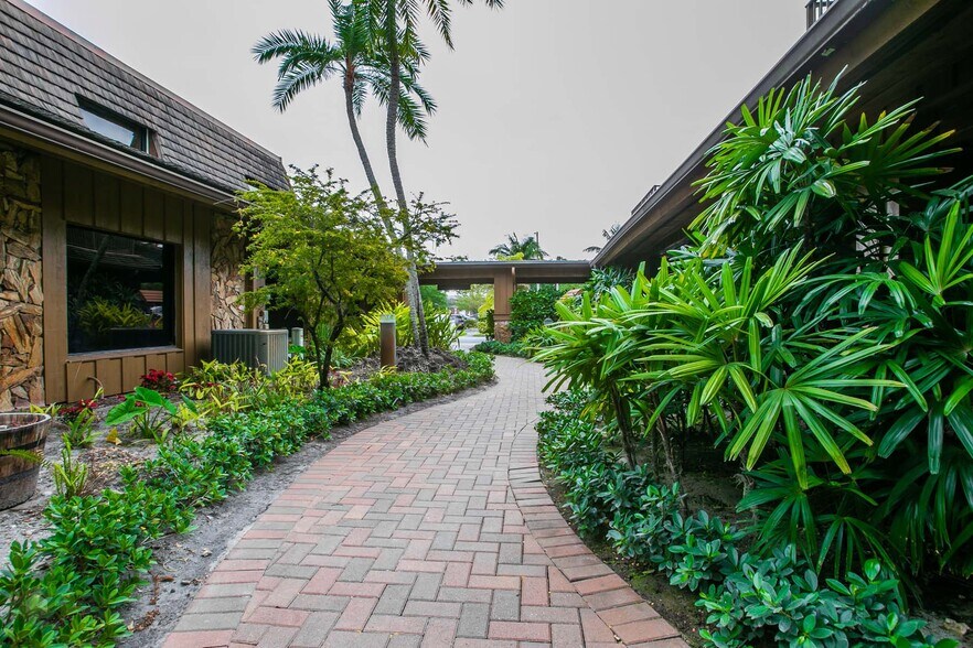 3000 N University Dr, Coral Springs, FL à vendre - Photo de l’immeuble – Image 3 sur 17