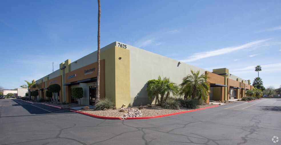 7625 E Redfield Rd, Scottsdale, AZ à louer - Photo de l’immeuble – Image 3 sur 22