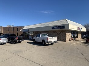 33960-34100 Groesbeck Hwy, Clinton Township, MI à louer Photo de l’immeuble– Image 1 sur 10